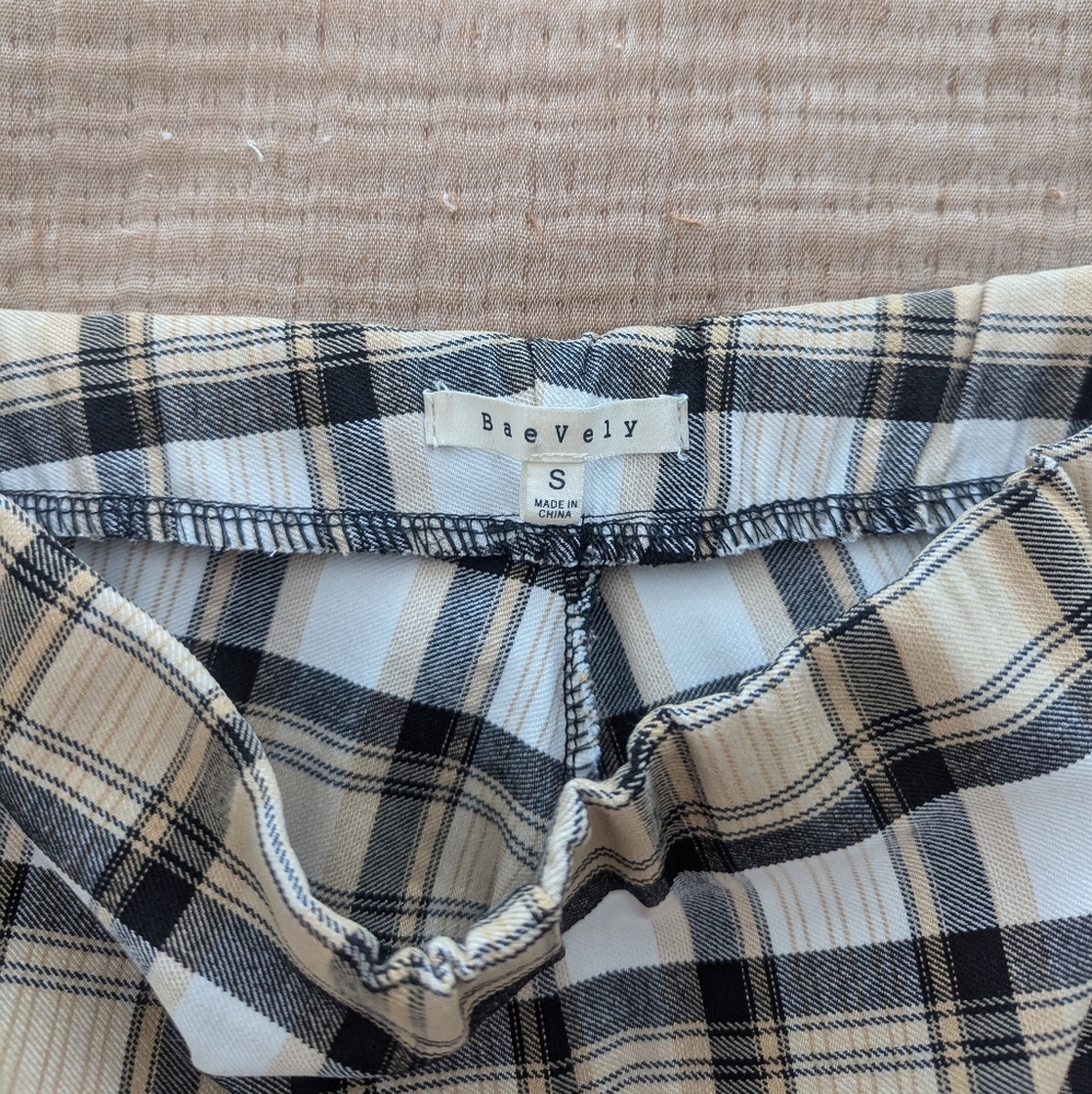 Plaid Women's Cropped Flare Pants! - Picture 8 of 14